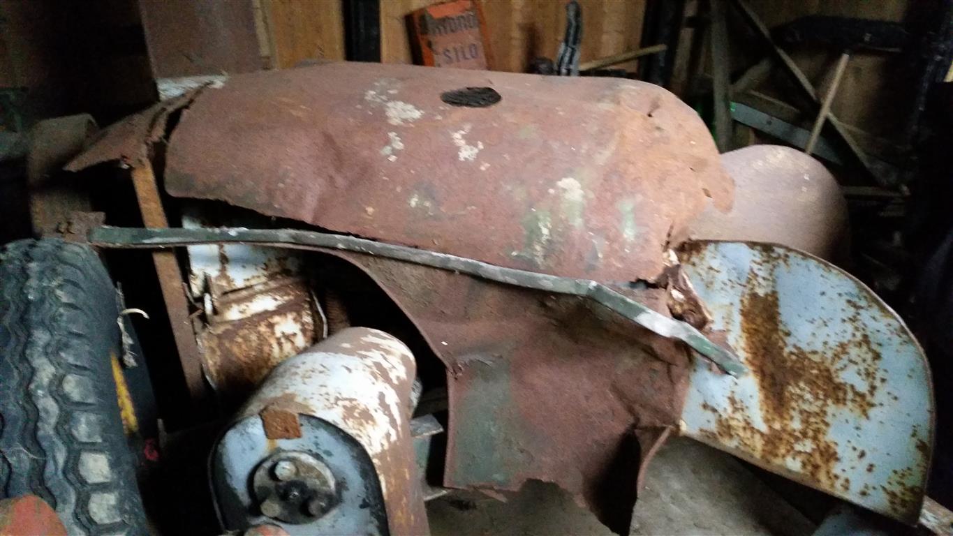 Haube mit leichten Gebrauchsspuren