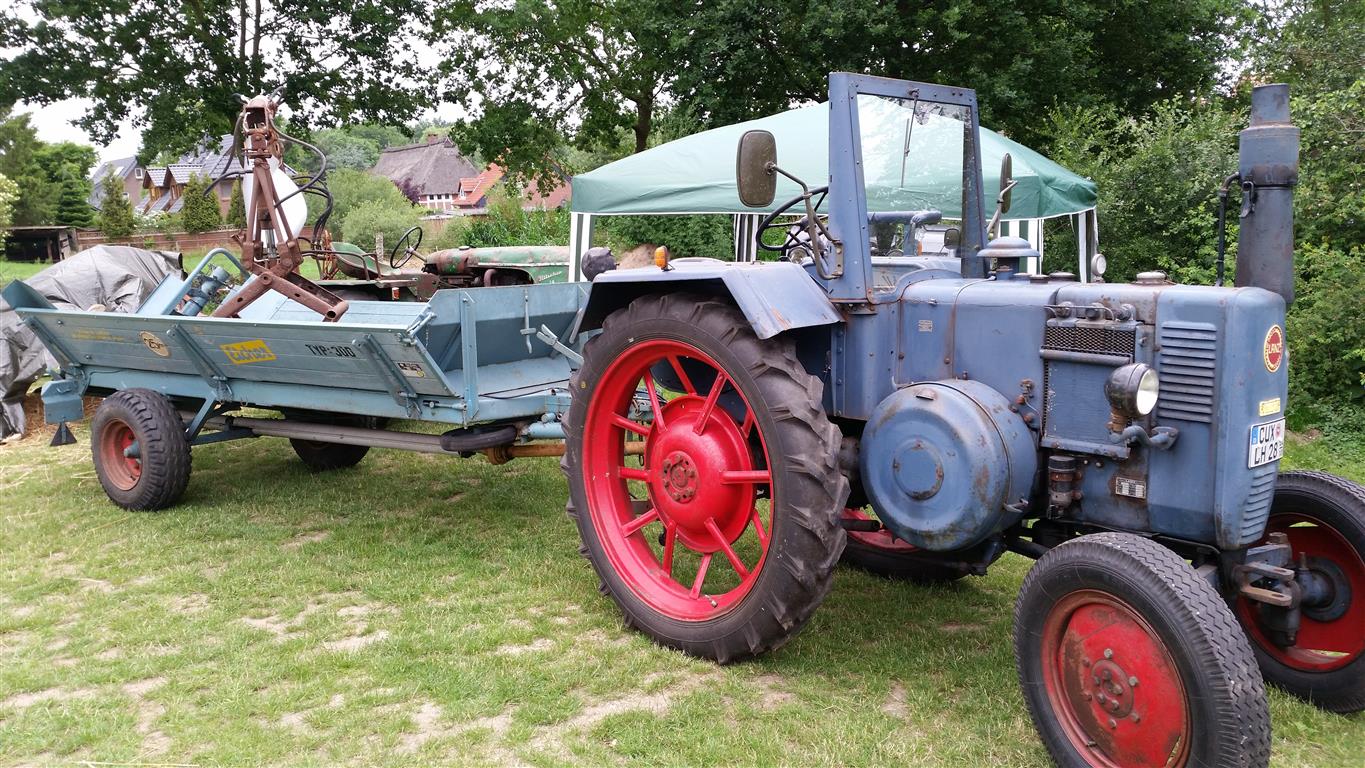 Lanz mit Eicher Miststreuer...