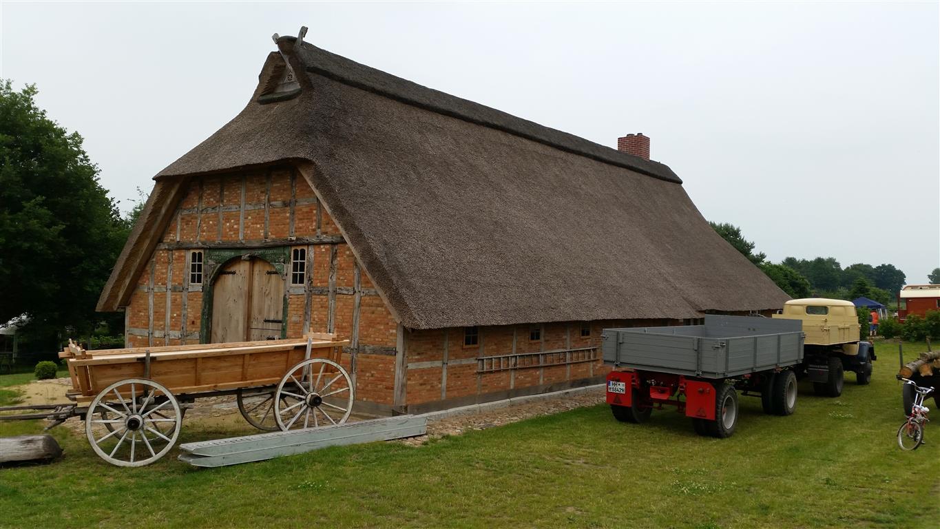 Hallenhaus Rückseite