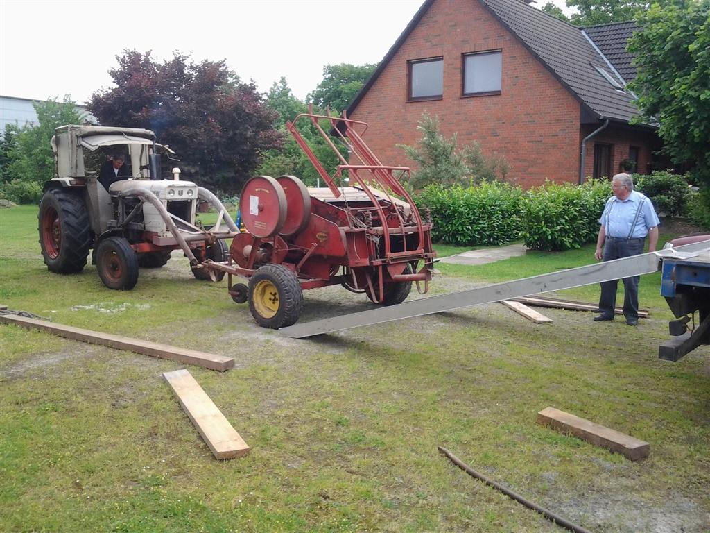 Welger vor den Rampen