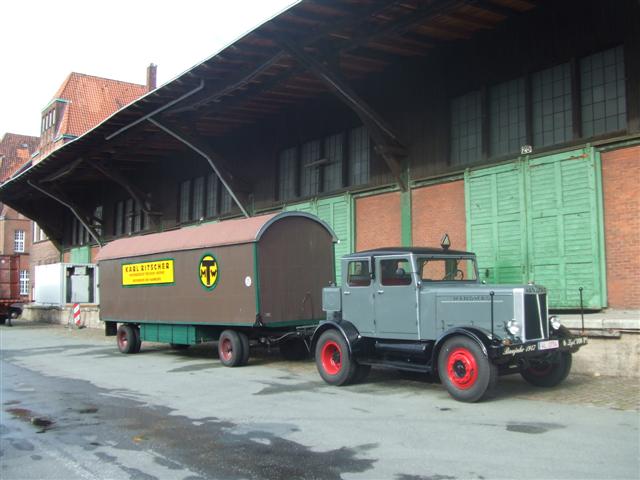 Packwagen an der Rampe