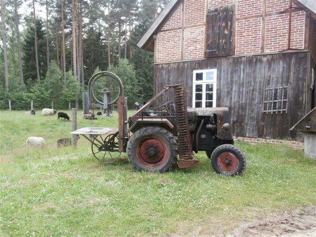 schöner Originalzustand mit Bandsäge