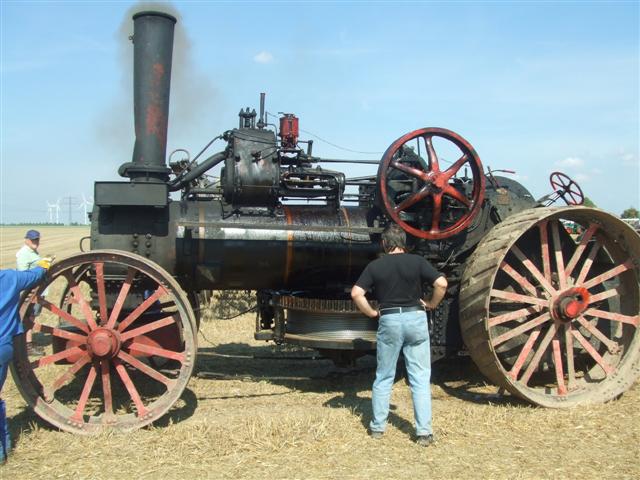 vordere Dampfmaschine