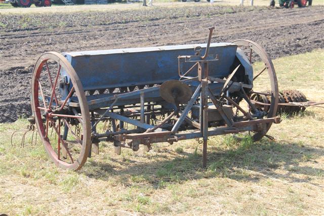 alte Drillmaschine