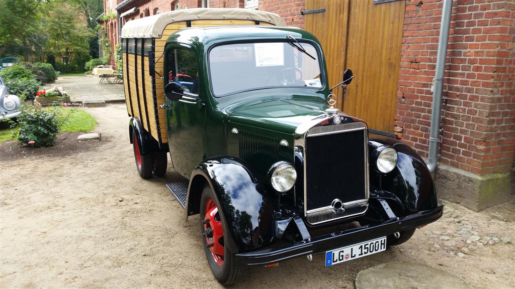 phantastischer Mercedes L1500 mit Viehtransport Aufbau
