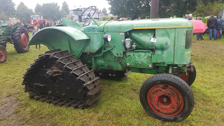 Deutz mit Anbaukette