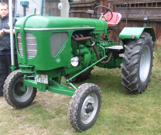 832 Junior