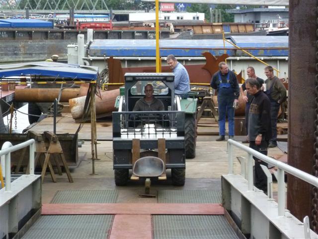 Bobcat schleppt Multitrac
