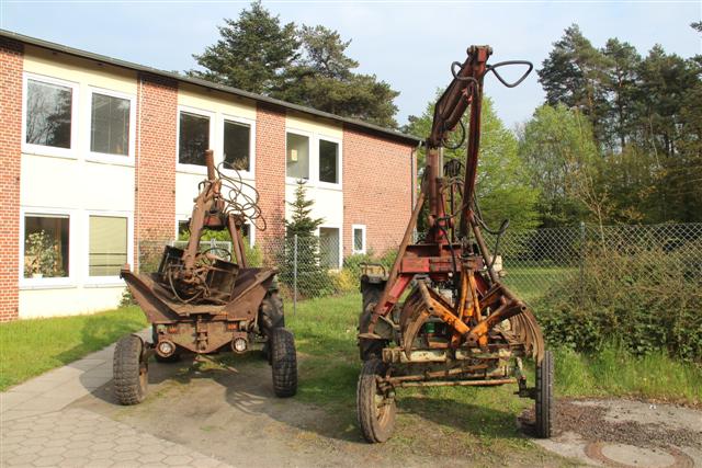 Baumulti und Multitrac mit Kran