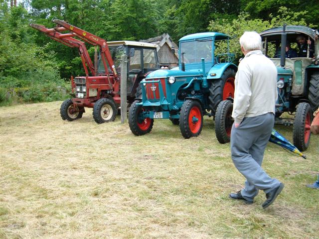 Hanomag und IHC vor dem Brmmerhof